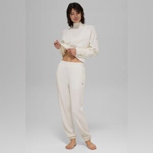 ALO Yoga Waffle Weekend Escape Mock Neck and Joggers